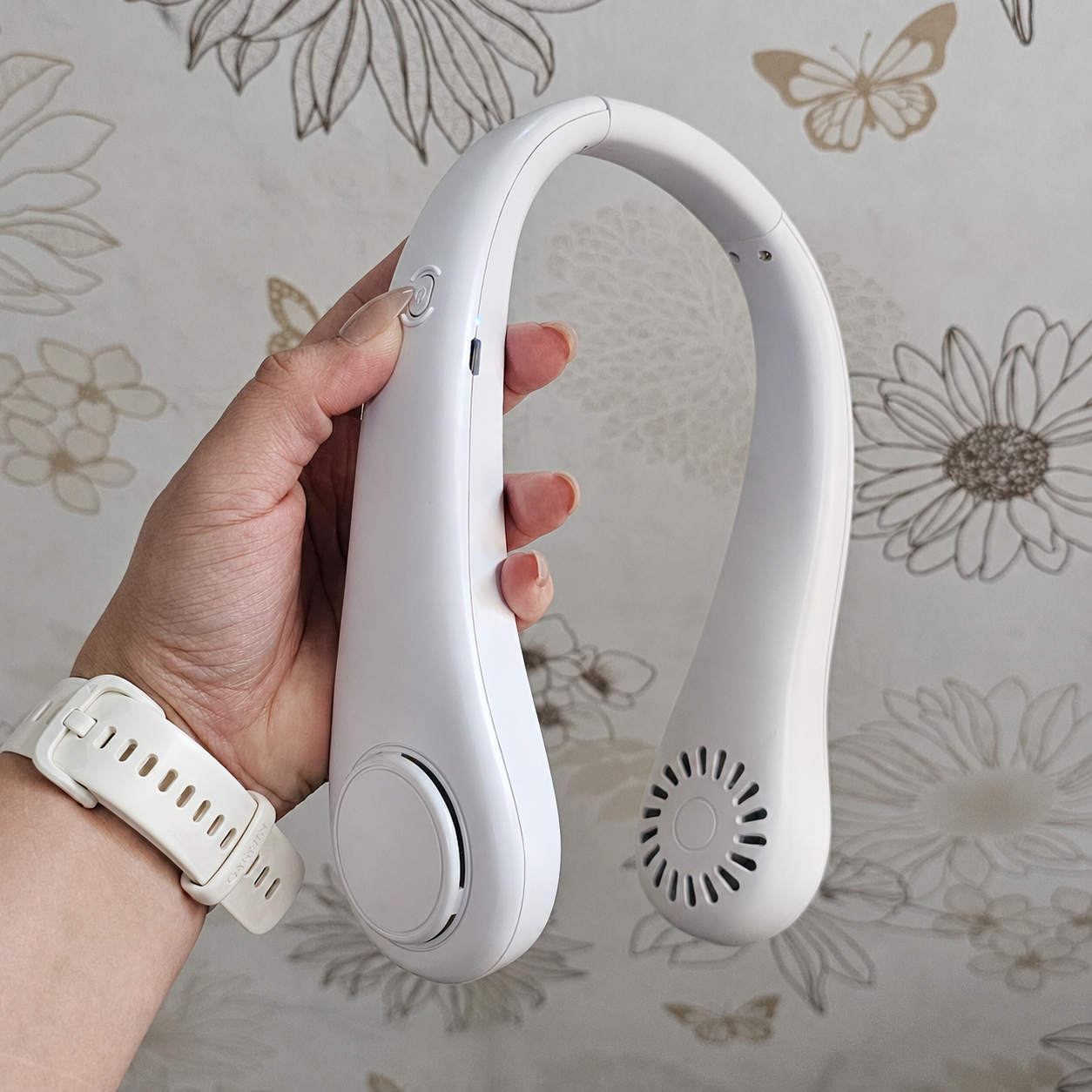 Neck Fan Pro- Prenosni ventilator za vrat 1+1 GRATIS